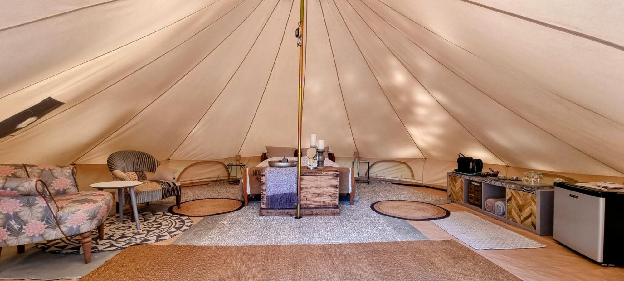 Luxury Bell Tent At Camping La Fortinerie Mouliherne Exterior foto